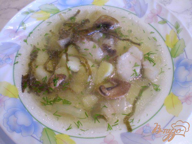 фото рецепта: Суп с минтаем, морской капустой и шампиньонами