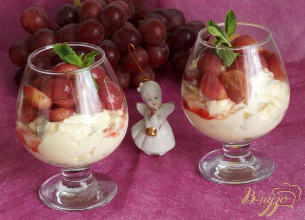 фото рецепта: Крем из маскарпоне с грушей и виноградом