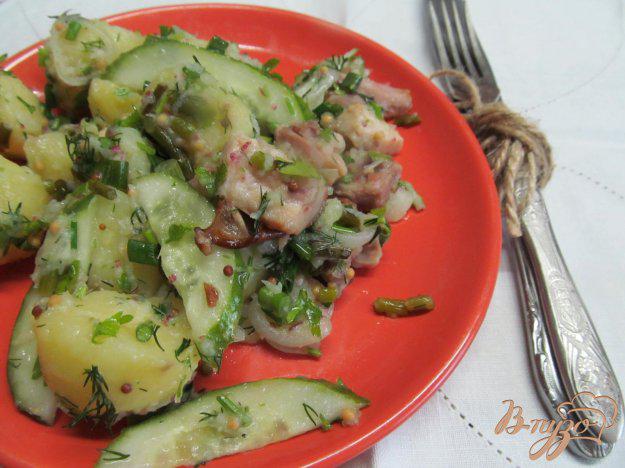 фото рецепта: Теплый картофельный салат с копченой куричей