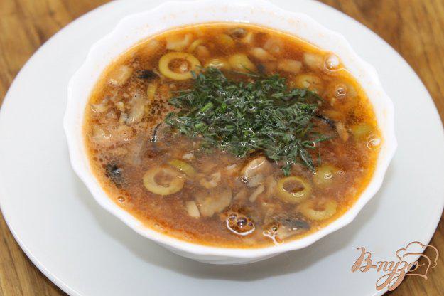 фото рецепта: Томатный суп с двумя видами грибов