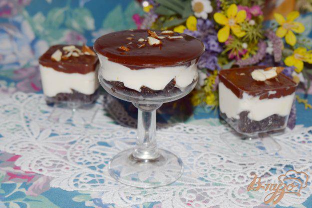 фото рецепта: Творожный десерт с шоколадом и черносливом