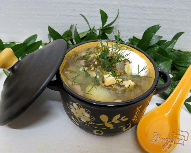 фото рецепта: Щавелевый суп с грибами и капустой