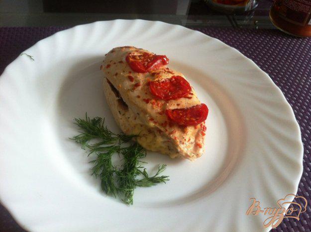 фото рецепта: Куриное филе  с помидорами черри и сыром