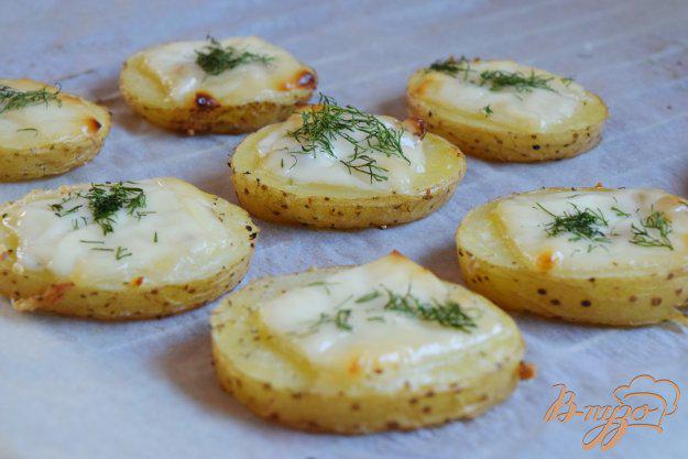 фото рецепта: Картофель запеченный с сыром и специями