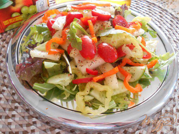 фото рецепта: Салат с дыней