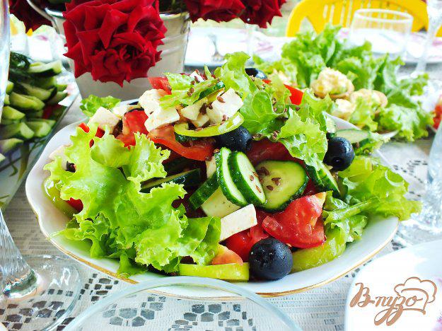 фото рецепта: Салат с маслинами и бынзой