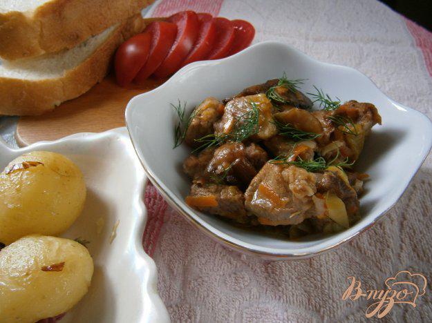 фото рецепта: Мясо, тушеное с грибами и сладким перцем