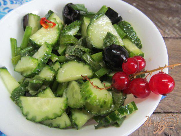 фото рецепта: Салат из огурца и оливок