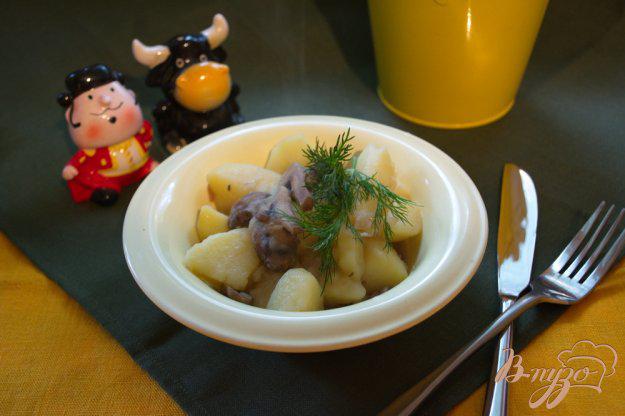 фото рецепта: Молодой картофель с шампиньонами (тушеный)