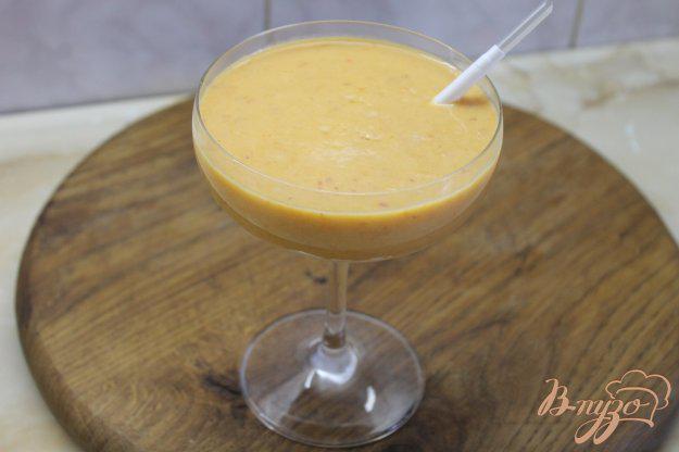 фото рецепта: Молочный коктейль с абрикосом и ванильным мороженым