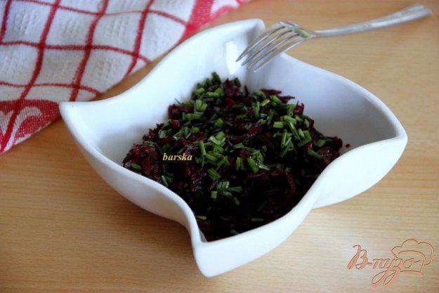 фото рецепта: Пикантный салат из свеклы и жареного лука