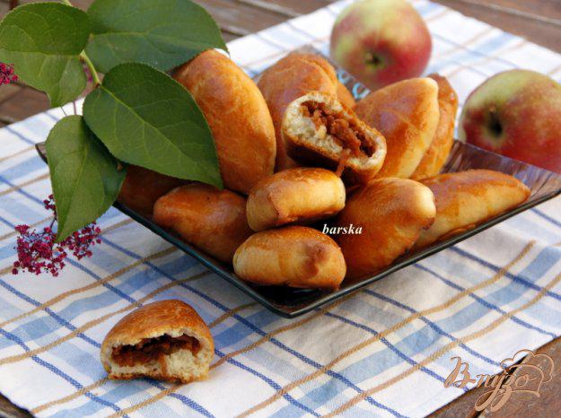фото рецепта: Быстрые пирожки с яблоками