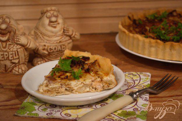 фото рецепта: Дрожжевой пирог с курицей и капустой и яичной заливкой