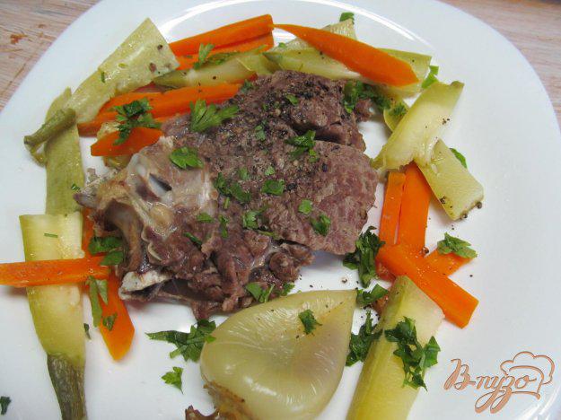 фото рецепта: Мясо говядины с овощами на пару в мультиварке