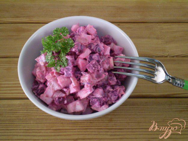 фото рецепта: Салат с селедкой и маринованным луком