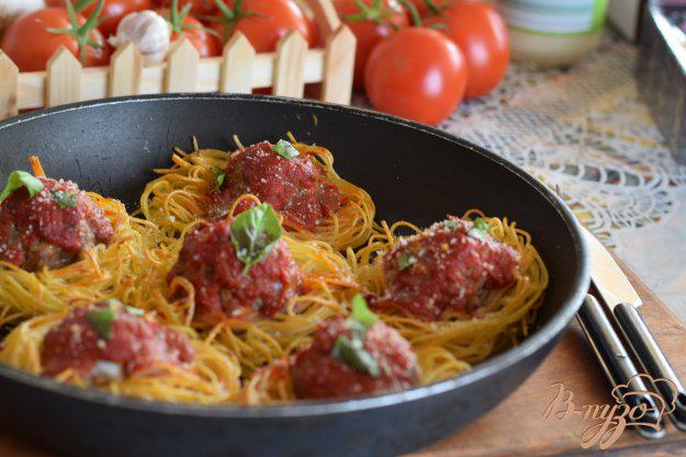 фото рецепта: Мясные шарики в гнездах из спагетти