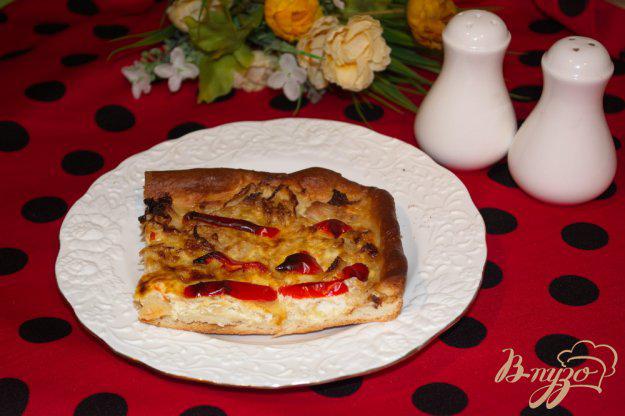 фото рецепта: Домашний пирог с тушеной капустой и болгарским перцем