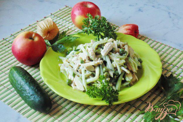 фото рецепта: Фруктово-овощной салат с грибами.
