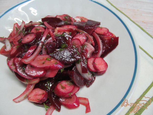 фото рецепта: Салат из свеклы с редисом
