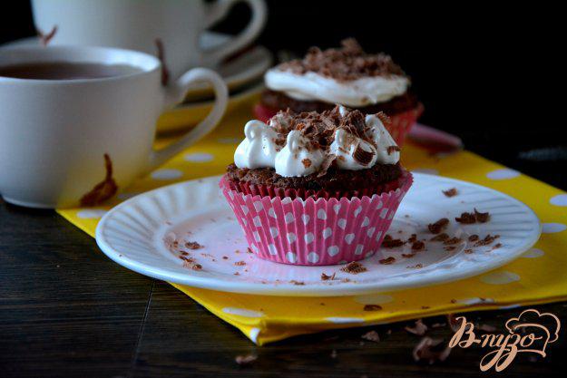 фото рецепта: Шоколадные кексы с  малиной и рикоттой