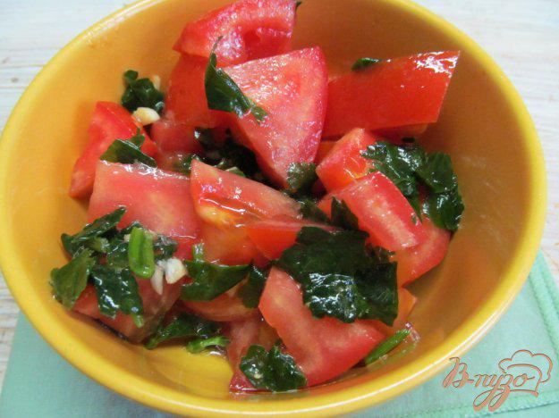 фото рецепта: Салат из помидора с сельдереем
