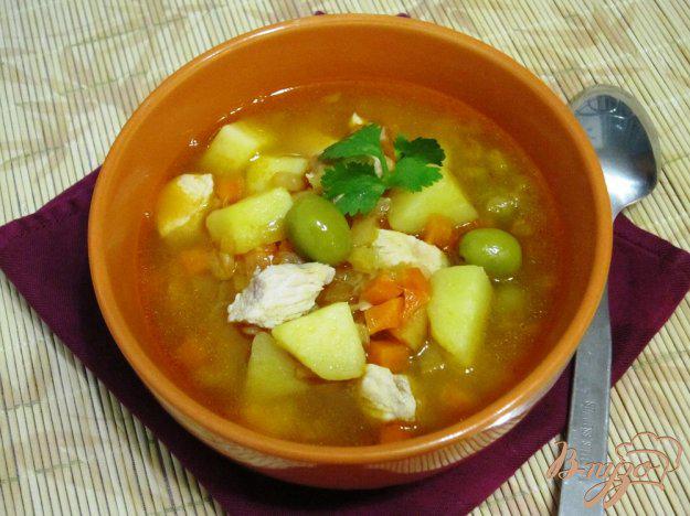 фото рецепта: Суп с оливками и курицей