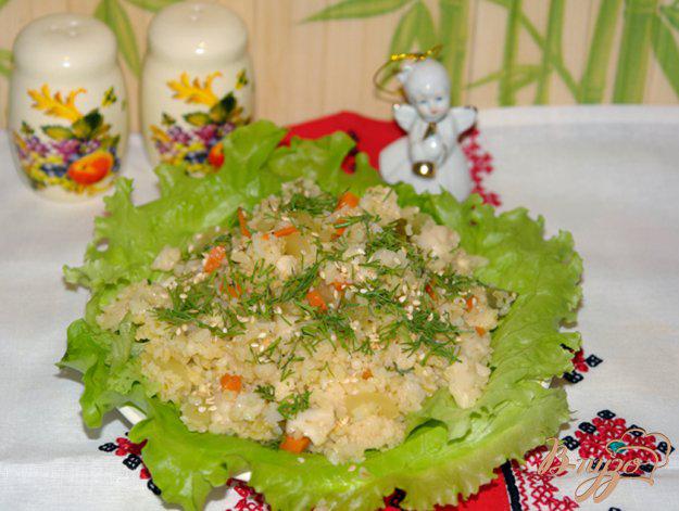 фото рецепта: Салат с булгуром и маринованными овощами
