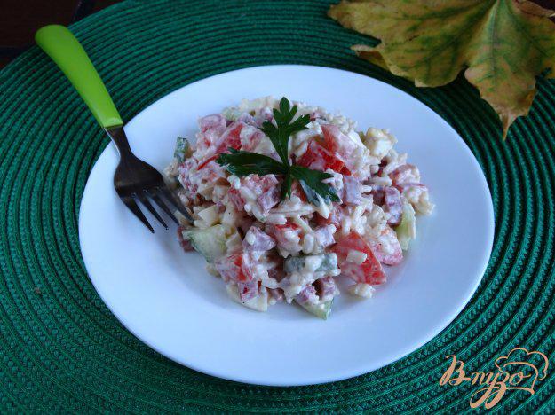 фото рецепта: Салат с рисом и копченой колбасой