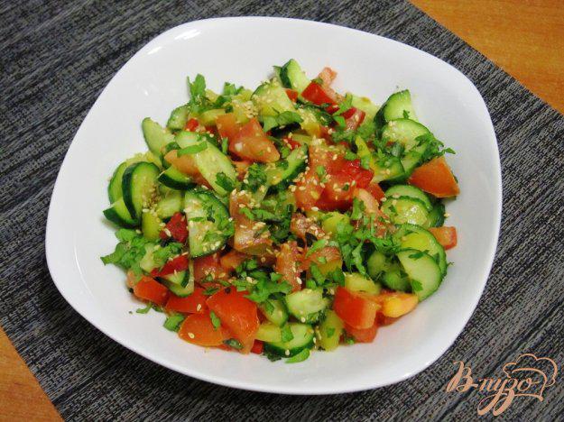 фото рецепта: Овощной салат с оригинальной заправкой