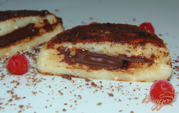 фото рецепта: Ванильные сырники с шоколадной начинкой