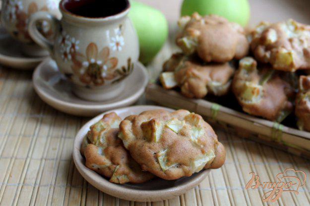 фото рецепта: Яблочные оладьи со сливочным маслом в духовке