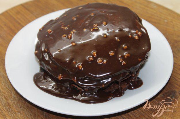 фото рецепта: Панкейки шоколадные в шоколадной глазури с орехами