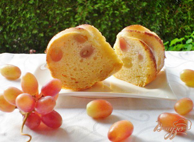 фото рецепта: Нежный пирог с виноградом (Torta morbidissima all'uva)
