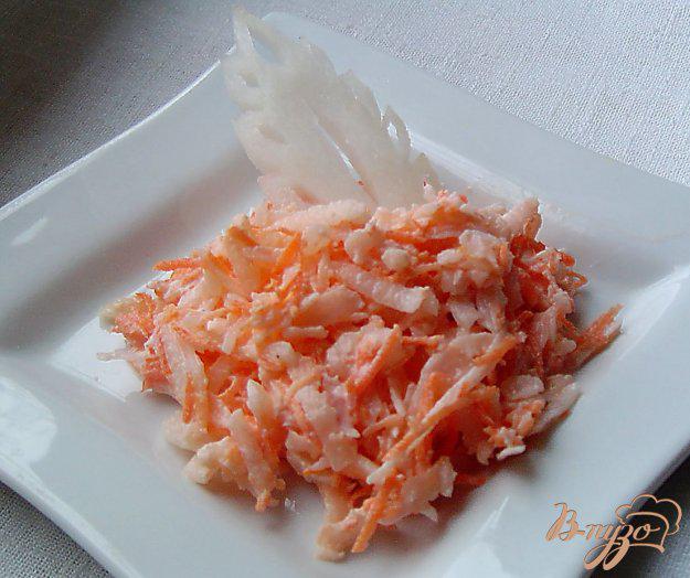 фото рецепта: Салат из моркови, редьки и чеснока