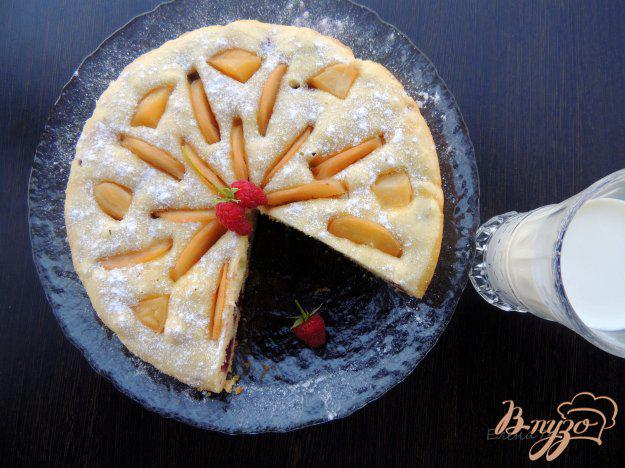 фото рецепта: Пирог с яблоками и малиной
