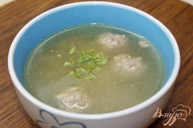 фото рецепта: Суп с свиными фрикадельками и спаржевой фасолью