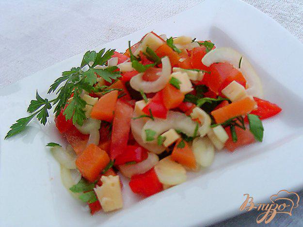 фото рецепта: Салат из помидоров, сыра, болгарского перца и моркови