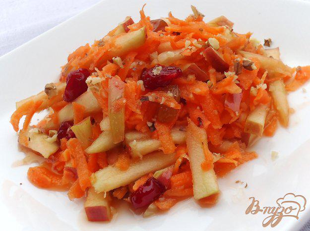 фото рецепта: Десертный салат с яблоком и морковью