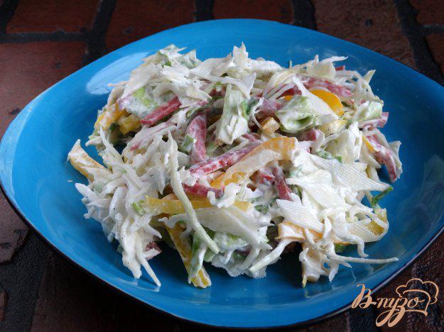 фото рецепта: Салат с капустой и колбасой