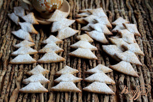 фото рецепта: Печенье «Снежные елочки» на овсяной и пшеничной муке