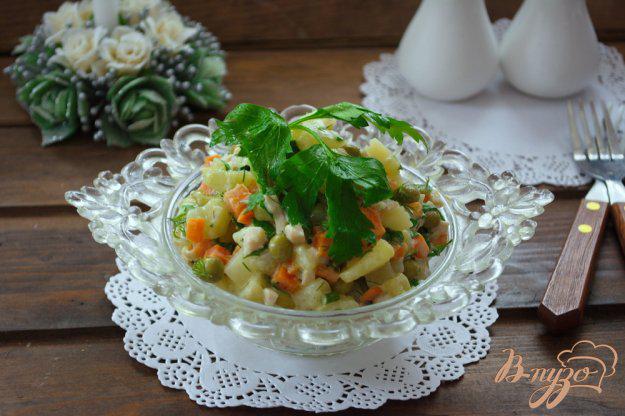 фото рецепта: Немецкий салат с кальмаром и огурчиком