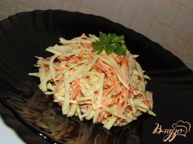 фото рецепта: Капустный салат с копченым сыром и морковью