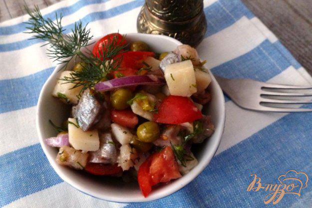 фото рецепта: Салат из сельди, картофеля и помидоров