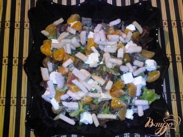 фото рецепта: Лёгкий салат с мандарином