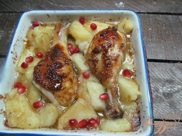 фото рецепта: Куриные ножки запеченные с картофелем в духовке
