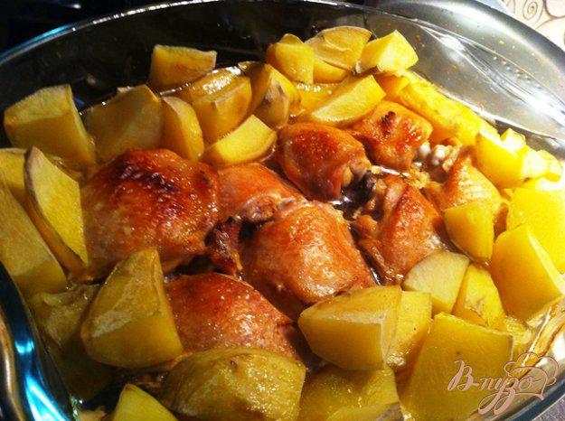 фото рецепта: Куриные бедрышки запеченные с картофелем