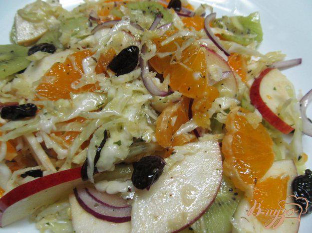 фото рецепта: Салат из капусты и фруктов
