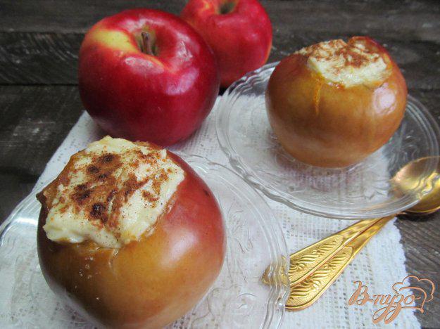 фото рецепта: Яблочный десерт с хурмой и брынзой