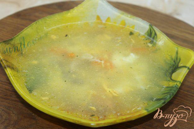 фото рецепта: Легкий куриный суп с яйцом и вермишелью