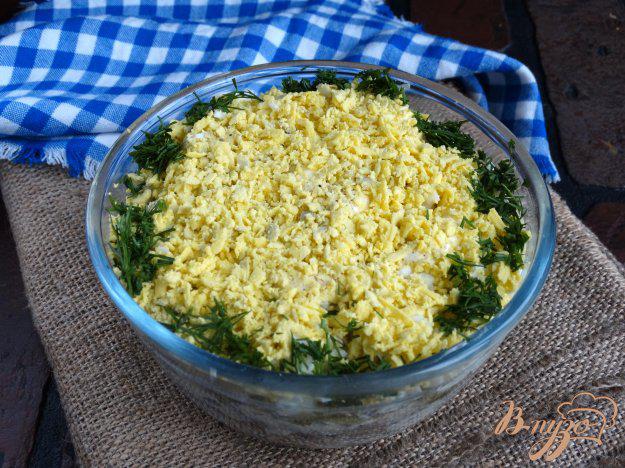 фото рецепта: Слоеный салат с печенью и яйцами